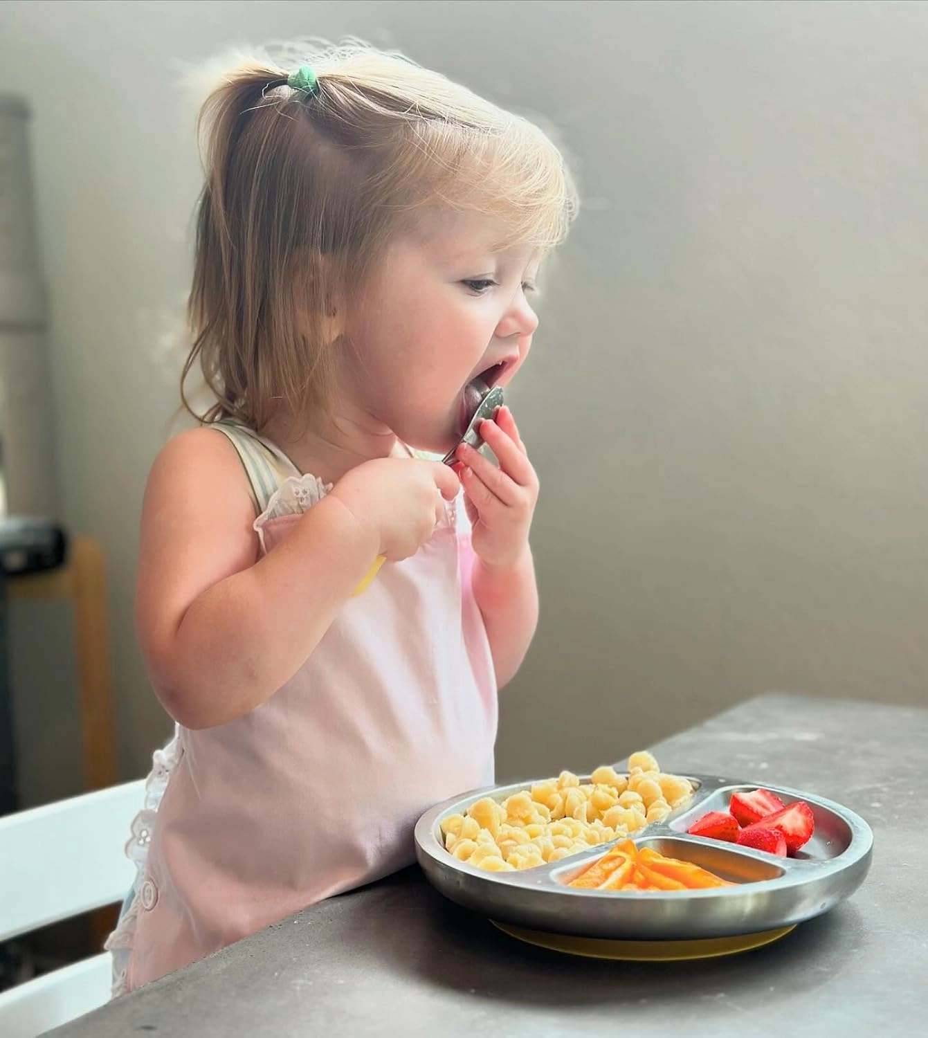 Avanchy Baby Plates with Suction – Stainless Steel Divided Plates for Toddlers, BPA-Free, Dishwasher Safe, Unbreakable, Non-Toxic, 100% Silicone Suction – Black