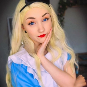 Blonde Wavy Wig Synthetic Lace Front Wig Long Wavy 613 Blonde Wig for Women Heat Resistant Fiber Glueless Wigs Daily Use 24inch