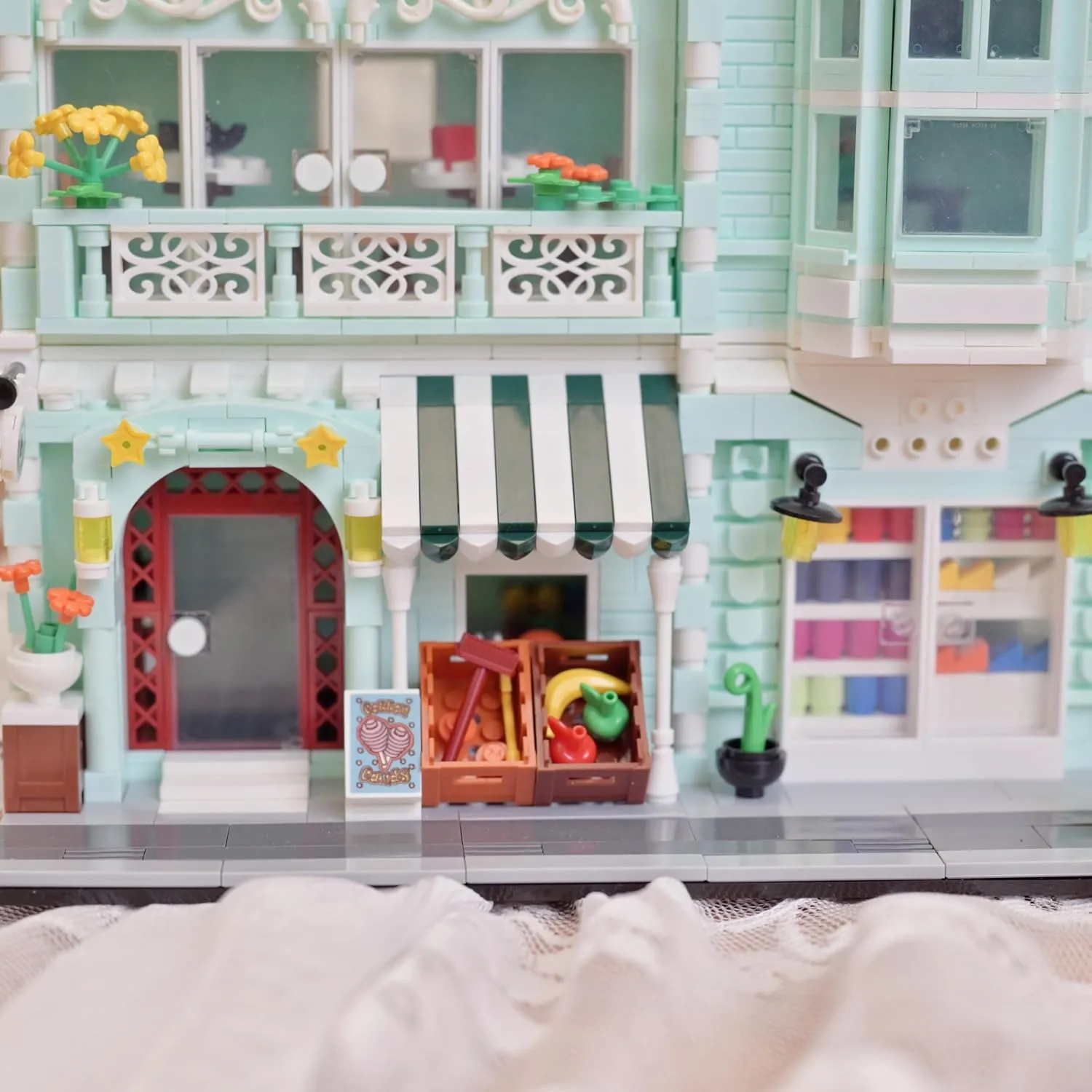 Grocery Store Mini Building Blocks Set with LED Lights,3 Levels City Modular Architecture,MOC Creative Model Set,Construction Toy for Adult(2225 Pcs)
