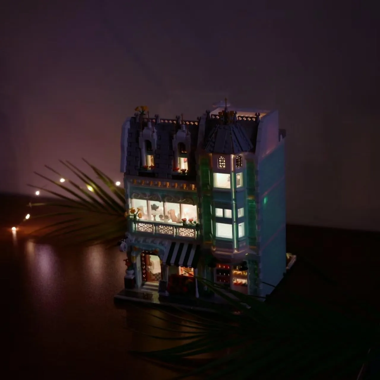 Grocery Store Mini Building Blocks Set with LED Lights,3 Levels City Modular Architecture,MOC Creative Model Set,Construction Toy for Adult(2225 Pcs)
