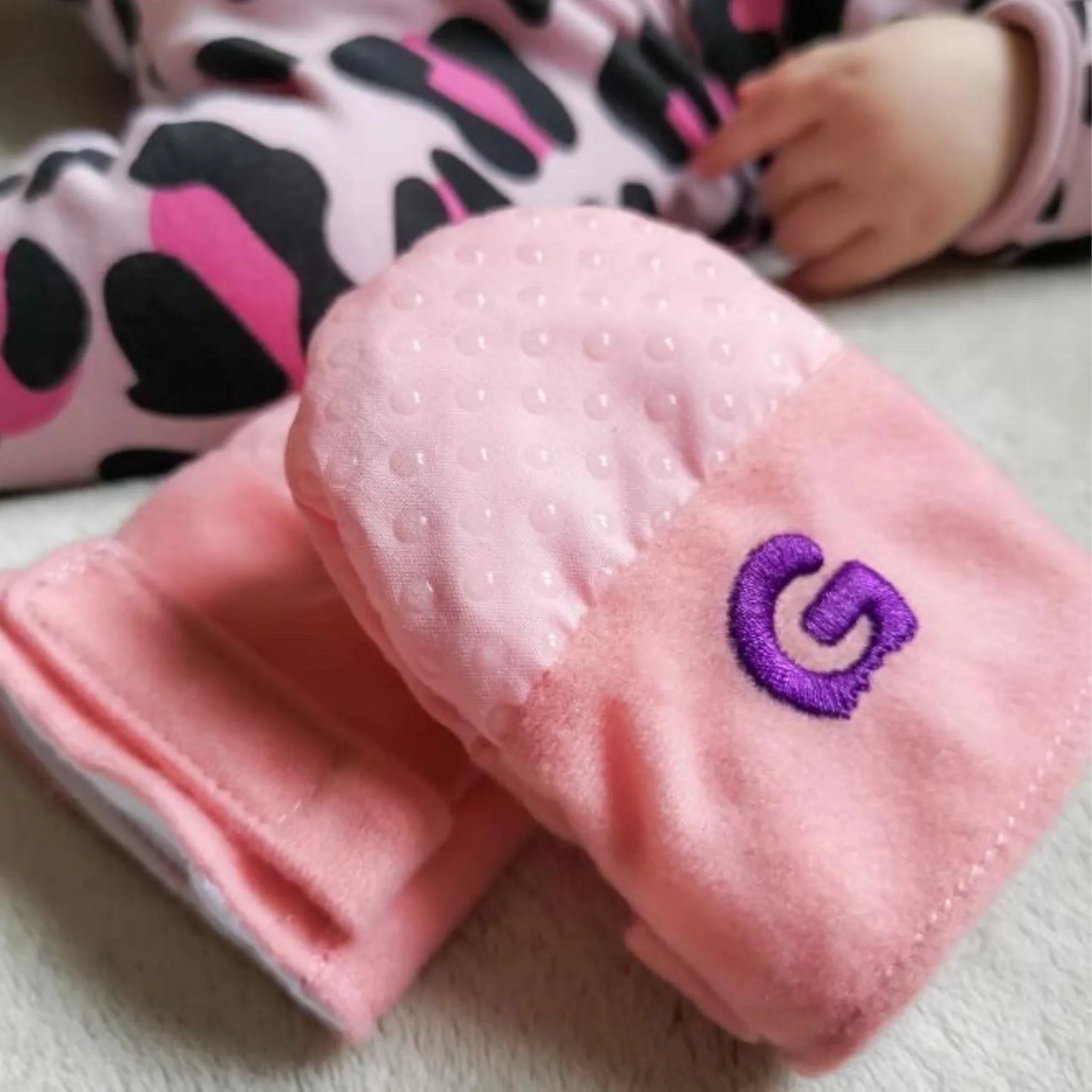 Gummee Starter Pack (Pink mitts, Gummee Glove Black/White and Orange Heart)
