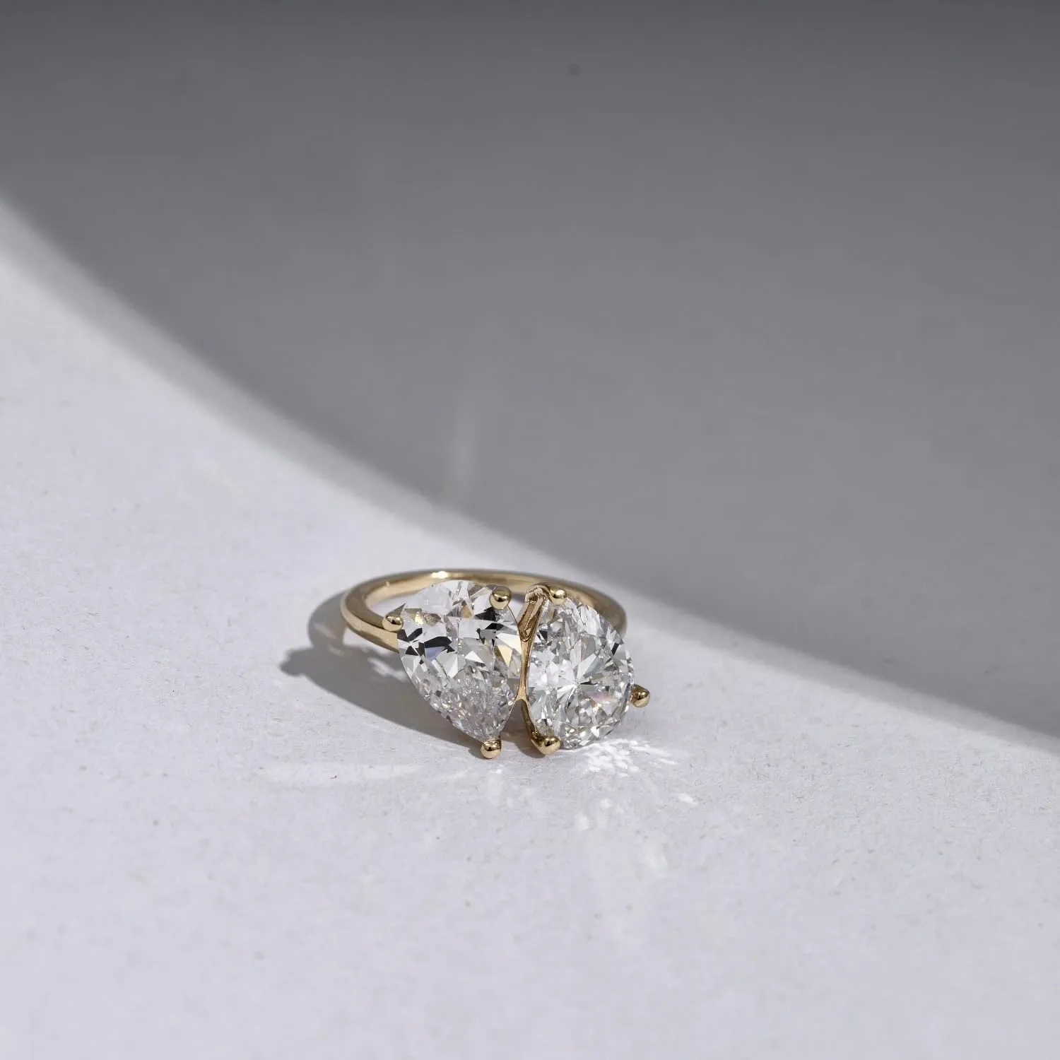 Marilyn Monroe Pear Cut Toi et Moi Ring | 14K Gold Plated 925 Sterling Silver Glamorous Cocktail Ring for Women | 100 Facet Cubic Zirconia CZ Simulated Diamond