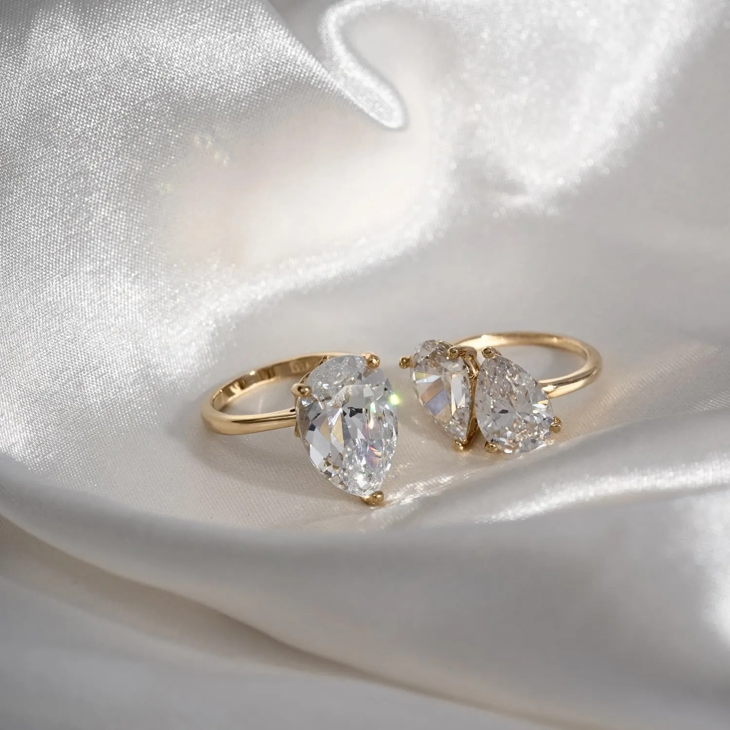 Marilyn Monroe Pear Cut Toi et Moi Ring | 14K Gold Plated 925 Sterling Silver Glamorous Cocktail Ring for Women | 100 Facet Cubic Zirconia CZ Simulated Diamond