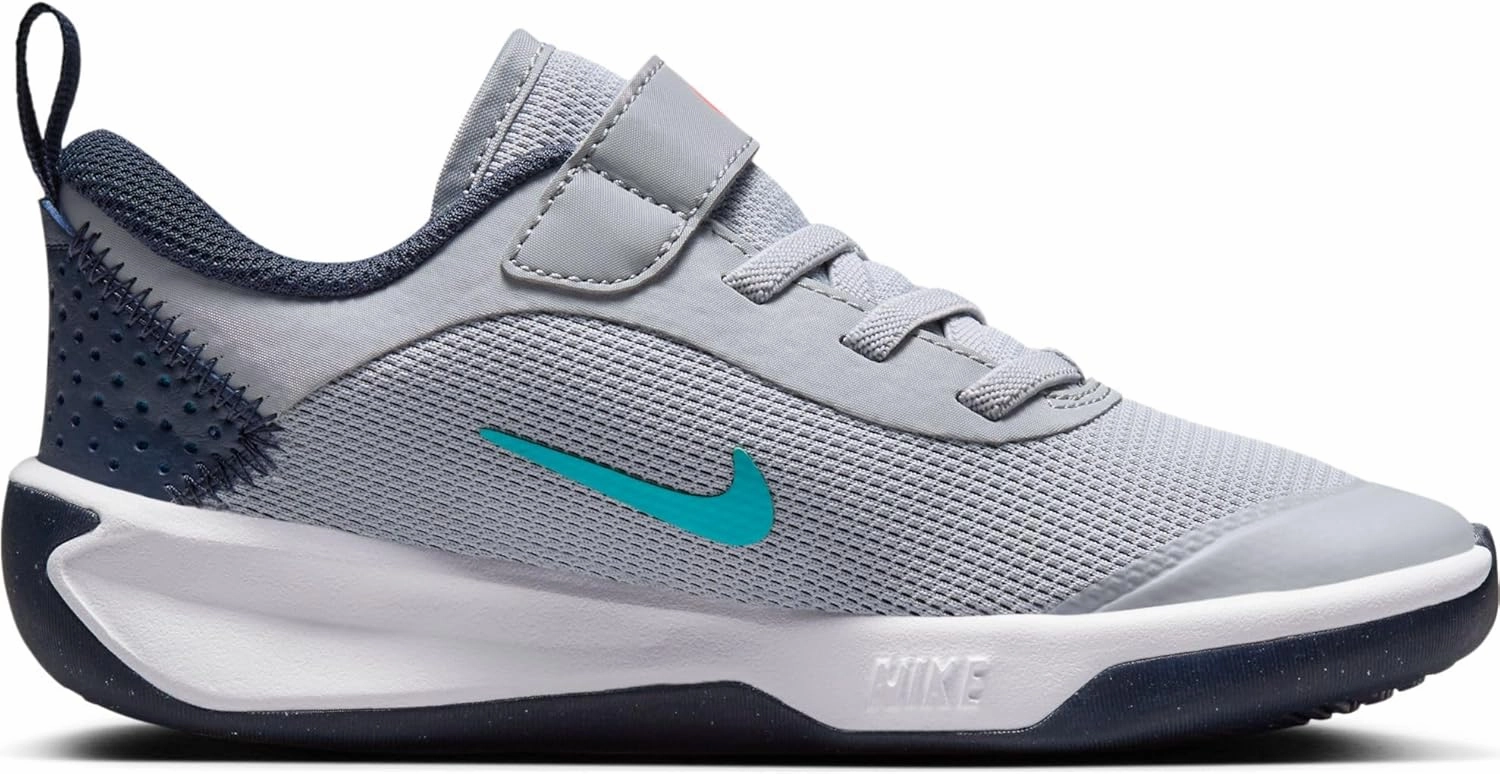 Nike Omni Multi-Court Little Kids' Shoes (DM9026-010, Wolf Grey/Bright Crimson/Dusty Cactus/Thunder Blue)