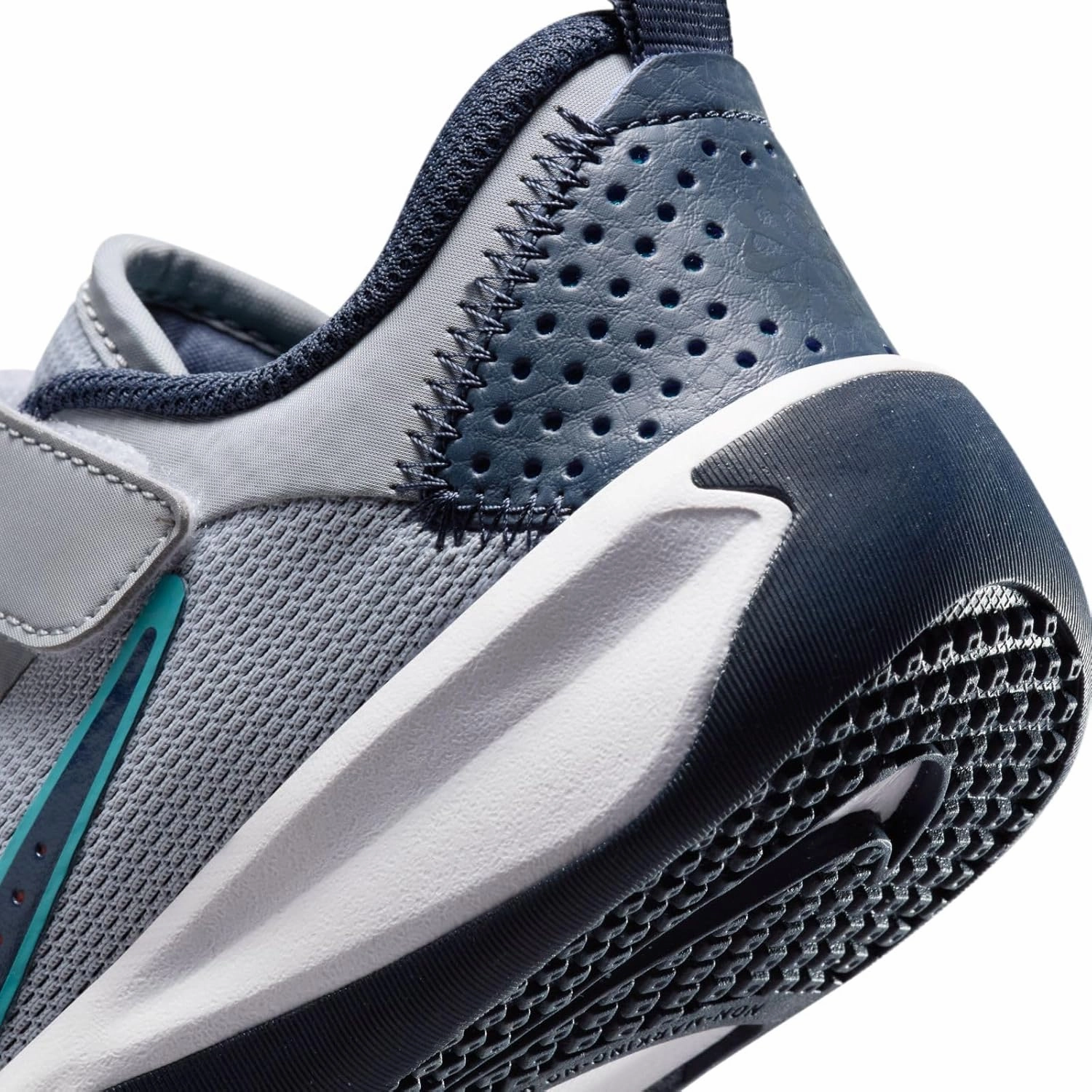 Nike Omni Multi-Court Little Kids' Shoes (DM9026-010, Wolf Grey/Bright Crimson/Dusty Cactus/Thunder Blue)