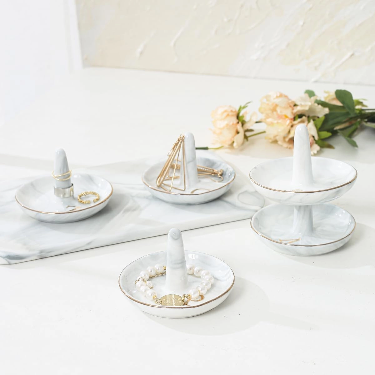 oskas Personalised Marble Letter Ring Dish Holder,Engagement Wedding Bridal Shower Gift，Decorative Trinket Jewelry Tray,4 Inch,Ceramic (E)