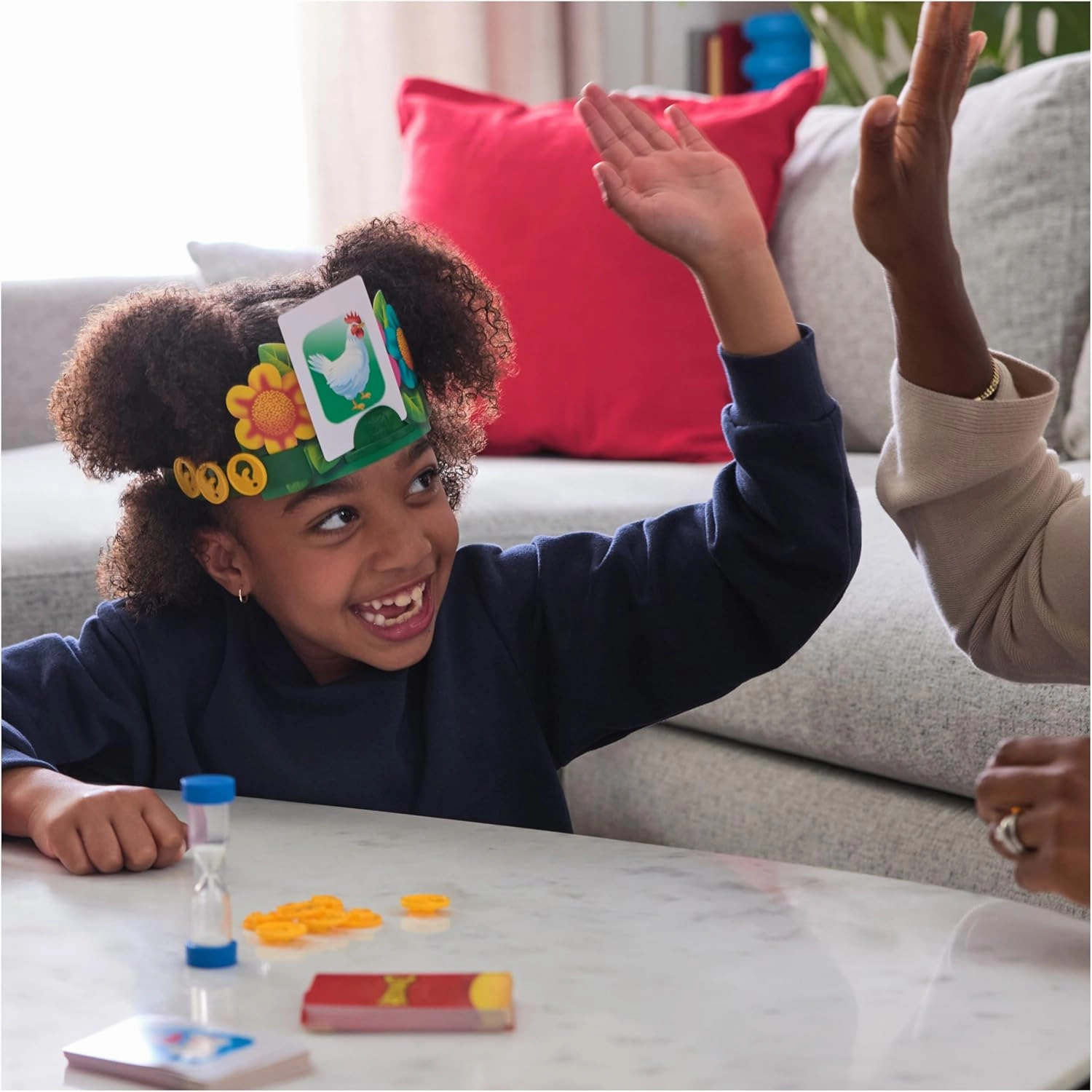 Spin Master Games, Hedbanz 2023 Edition with New Cards, Picture Guessing Board Game, for Family & Kids, 2-6 Players, for Ages 6 & Up