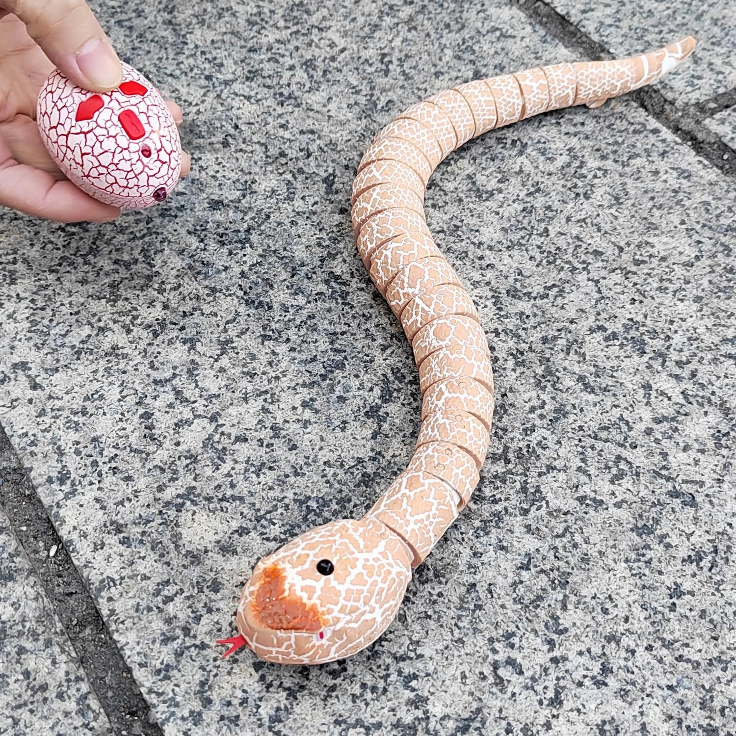 Tipmant Realistic Remote Control Snake RC Animal Toy Crawling Electric Electronic Battery Powered Honored for Kids Cat Halloween Christmas Prank Toys Birthday Gifts (Pink)